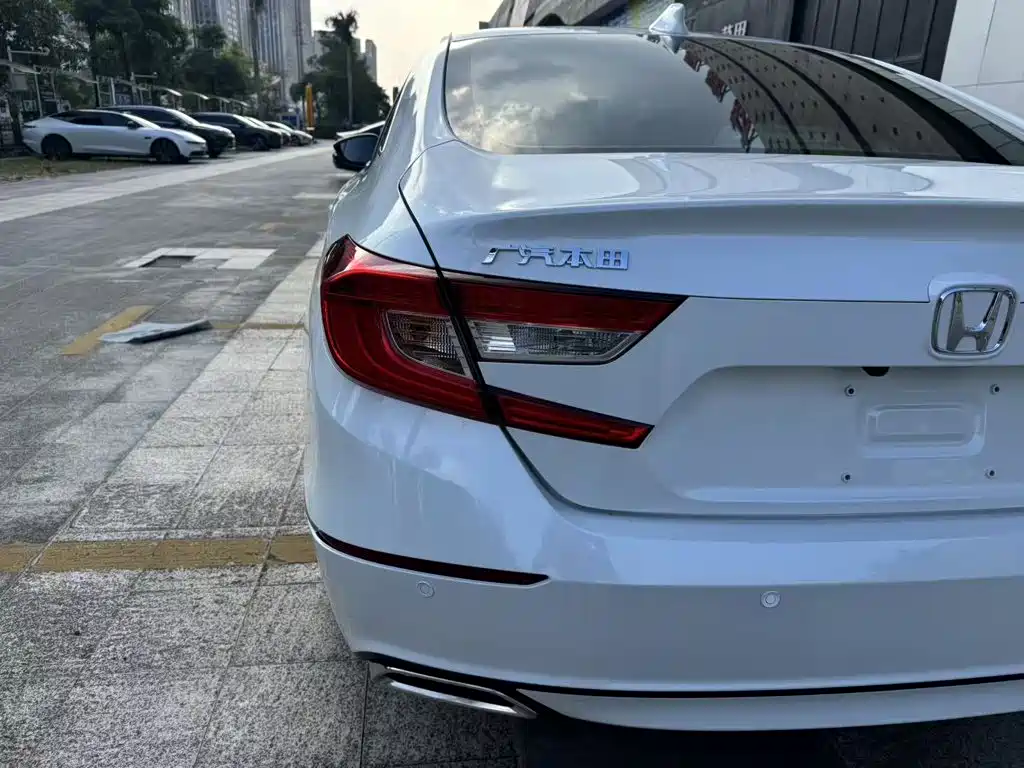Honda Accord — миниатюра 12