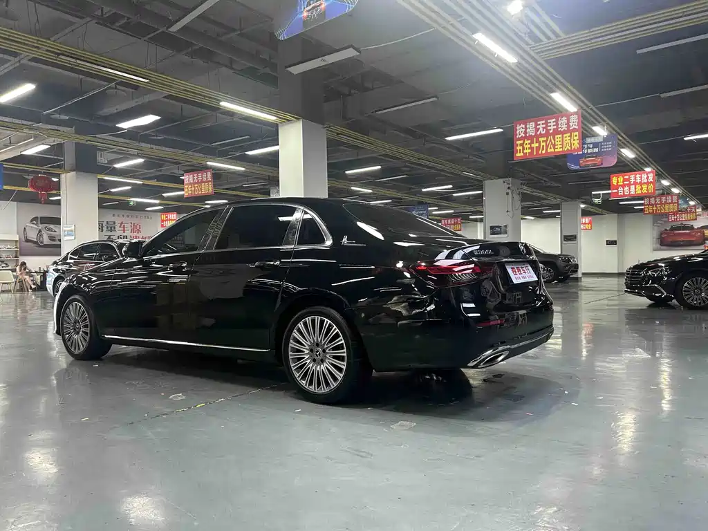 Mercedes-Benz E-Class — миниатюра 11