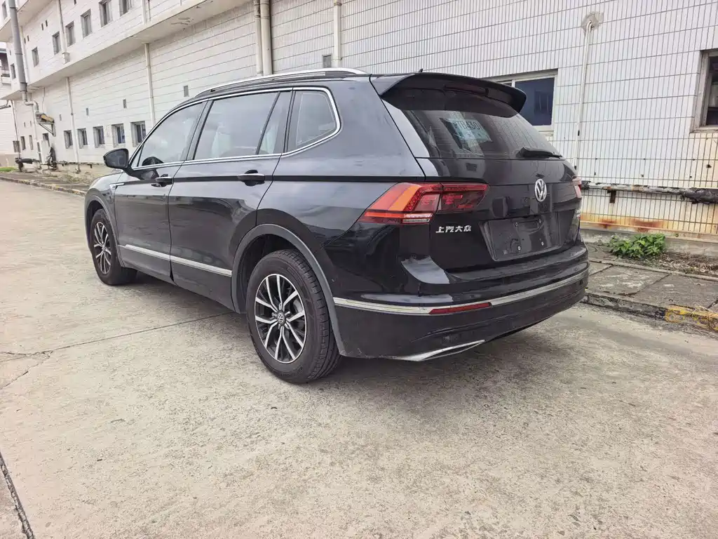 Volkswagen Tiguan L PHEV — миниатюра 8