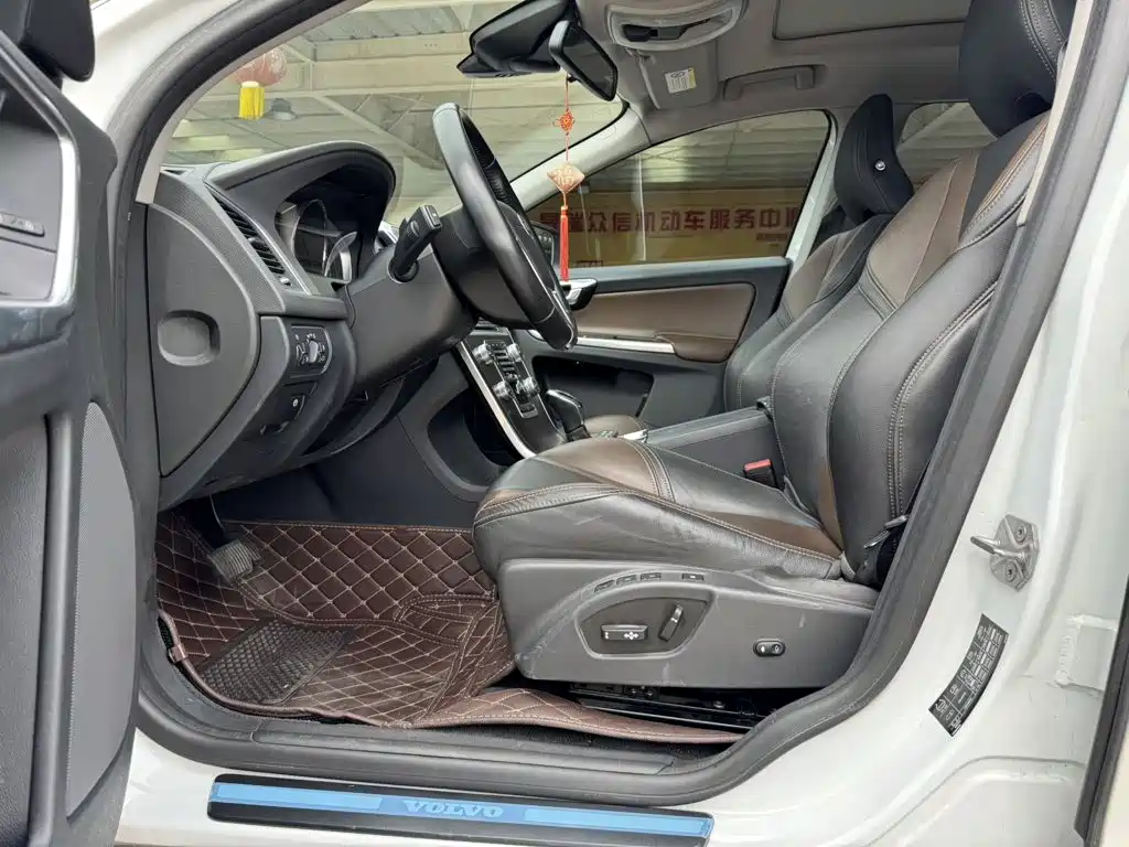 Volvo XC60 — миниатюра 8