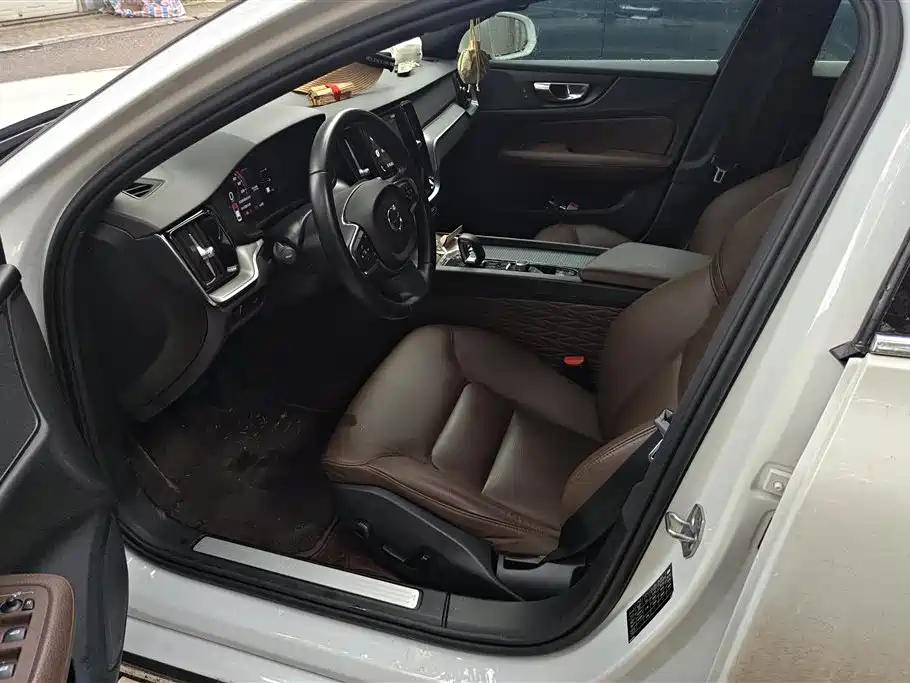 Volvo S60 2022 B4 Luxury