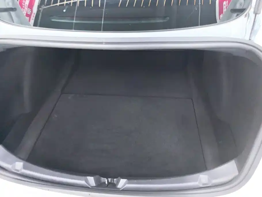 Tesla Model 3 — миниатюра 4
