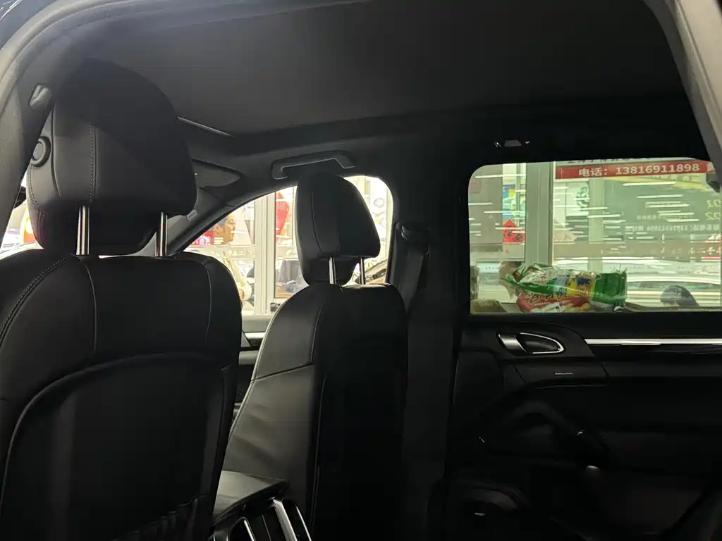 Porsche Cayenne Hybrid — миниатюра 6