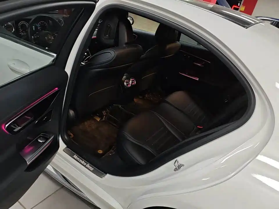 Mercedes-Benz C-Class — миниатюра 5