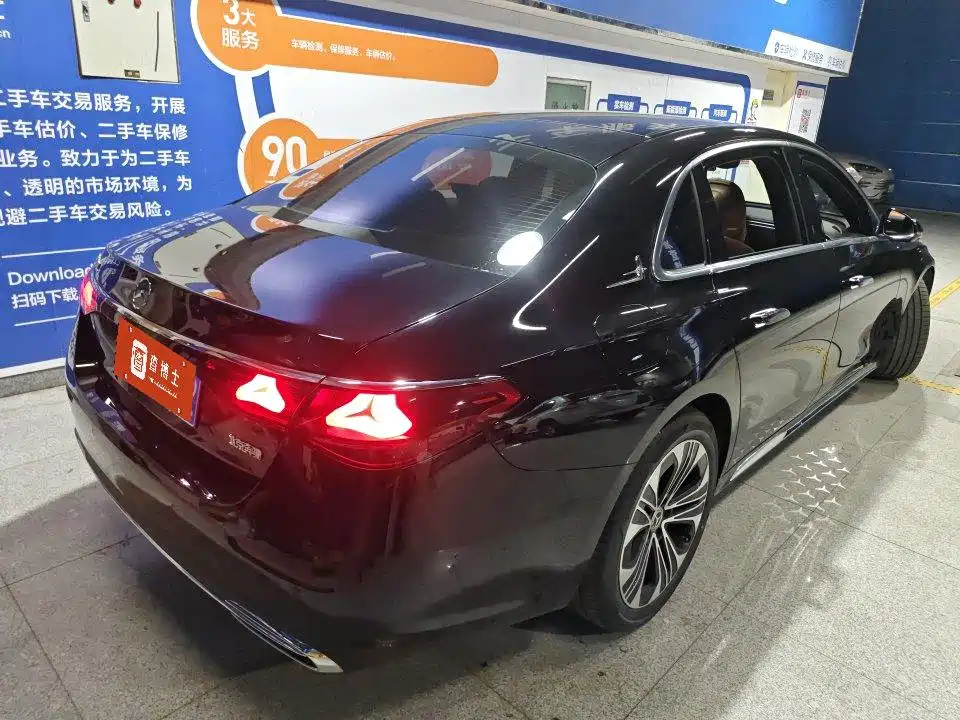 Mercedes-Benz E-Class — миниатюра 4