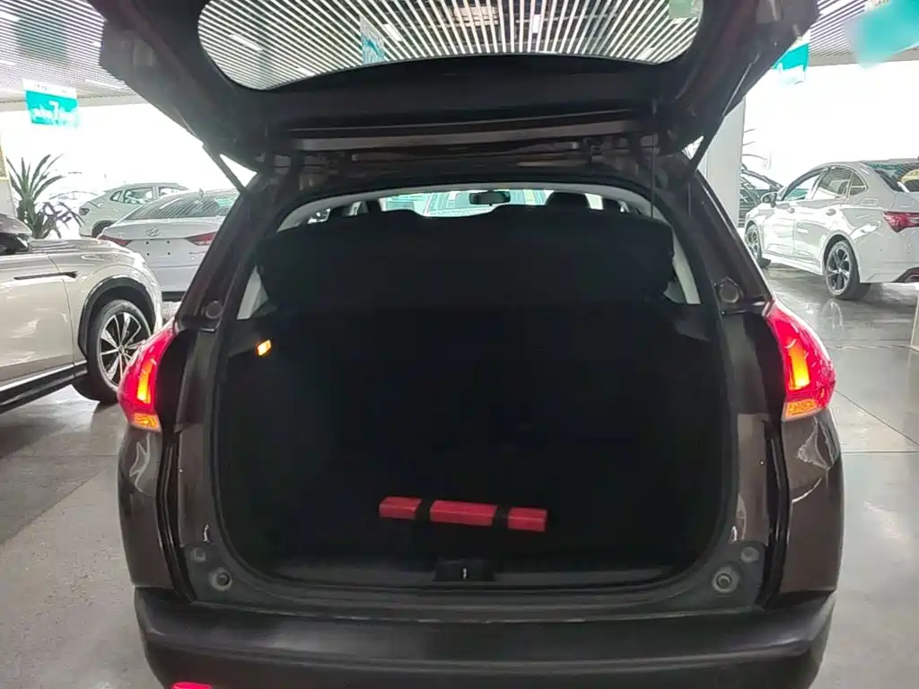 Peugeot 2008 — миниатюра 15