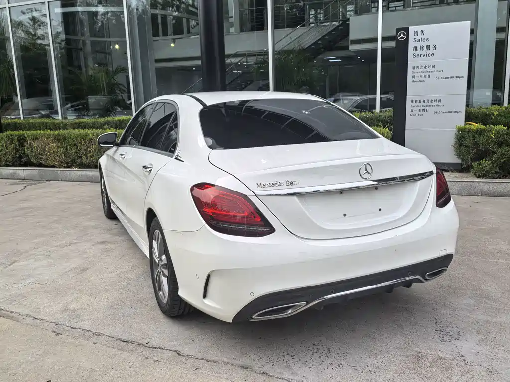 Mercedes-Benz C-Class — миниатюра 3