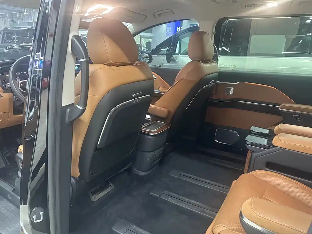 Hongqi Hongqi HQ9 PHEV — миниатюра 10