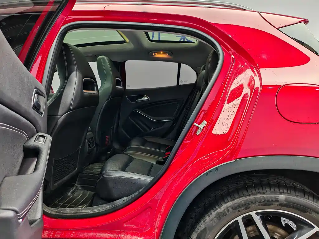 Mercedes-Benz GLA — миниатюра 12