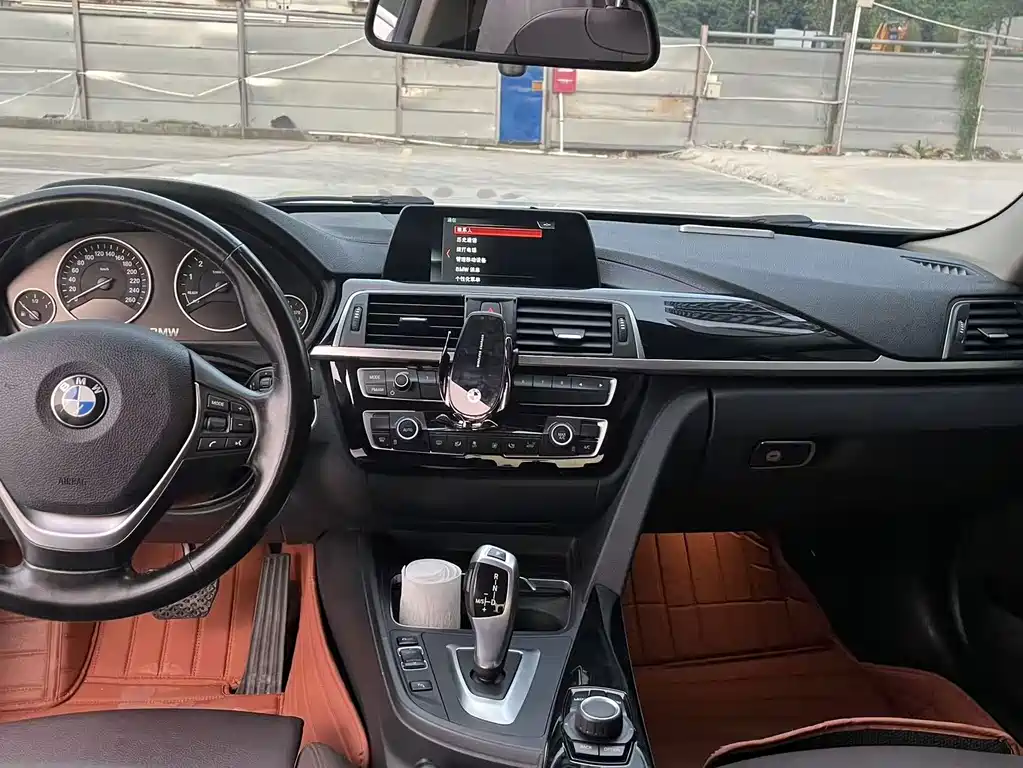 BMW 3 Series — миниатюра 10