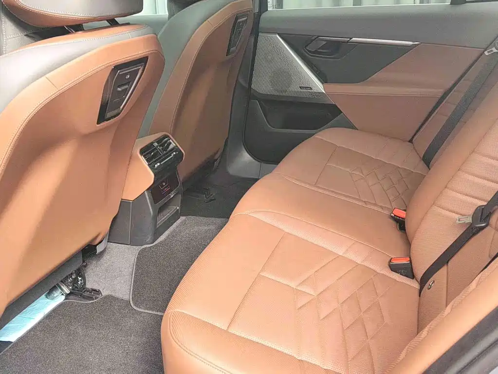 BMW i5 — миниатюра 10