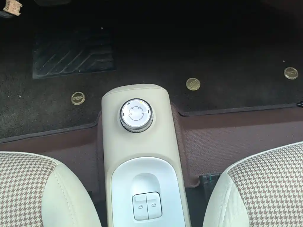 Wuling MINIEV — миниатюра 14