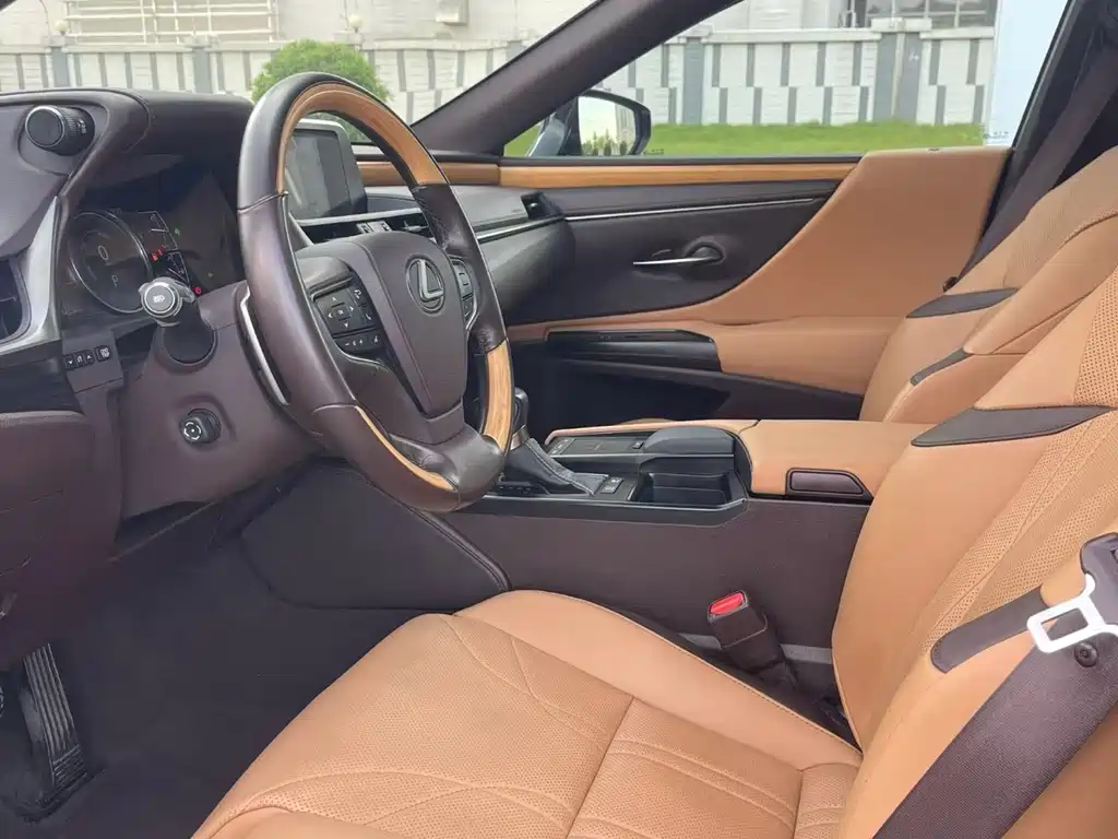 Lexus ES — миниатюра 4