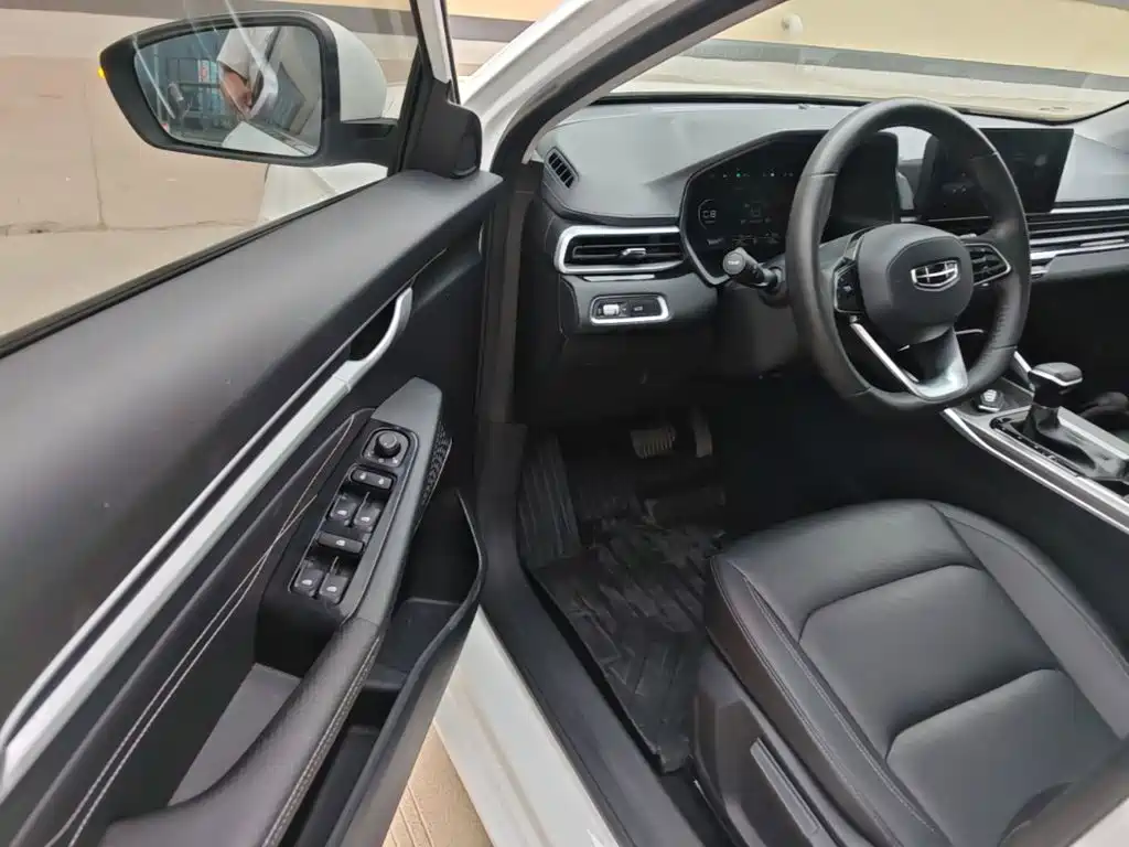 Geely Emgrand — миниатюра 16