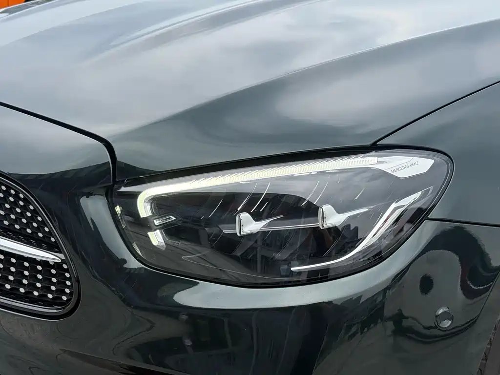 Mercedes-Benz E-Class (Import) — миниатюра 5