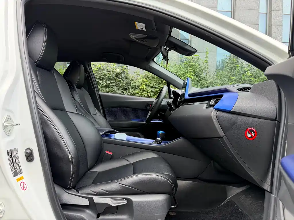 Toyota C-HR — миниатюра 13