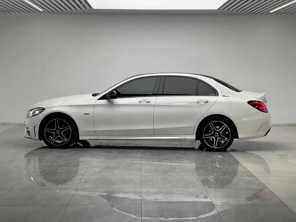 Mercedes-Benz C-Class — миниатюра 7