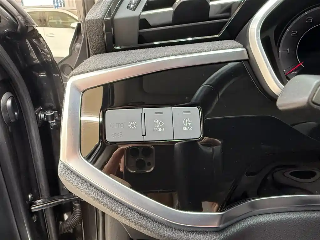 Audi Q3 2023 35 TFSI Fashion (1.4T)
