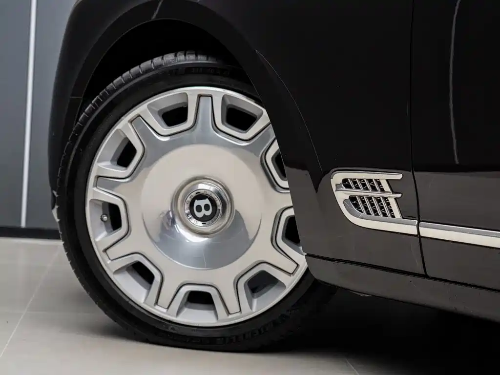 Bentley Mulsanne — миниатюра 9