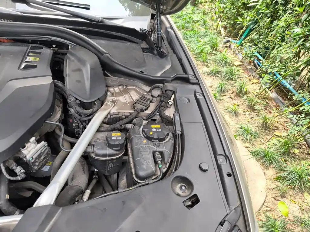 BMW 5 Series New Energy — миниатюра 23