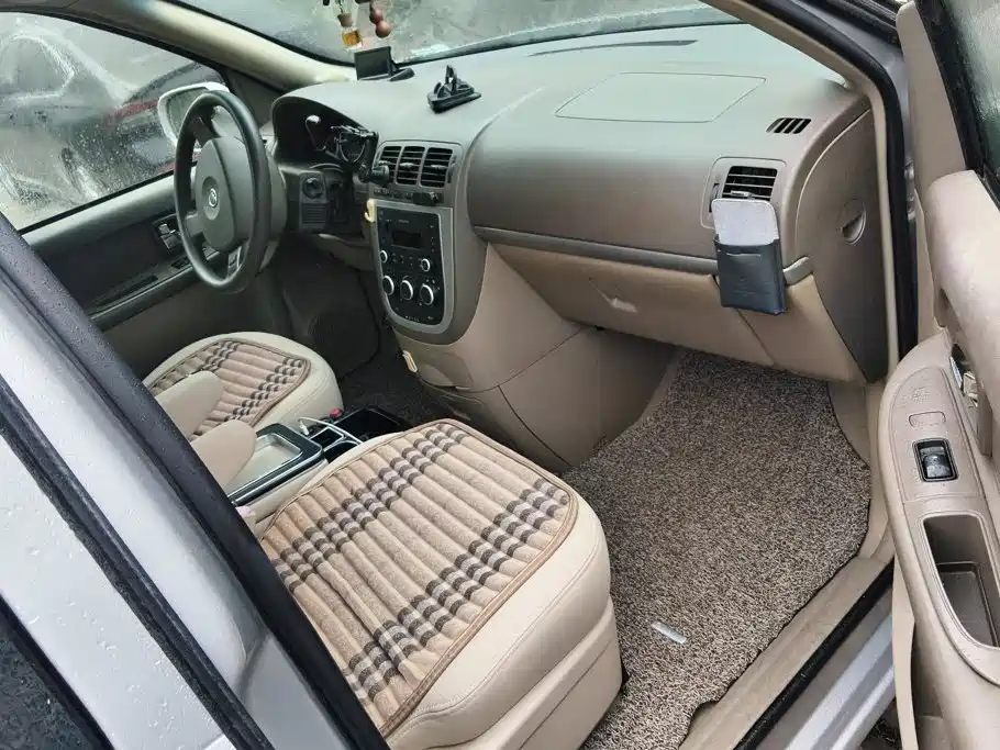 Buick GL8 — миниатюра 8