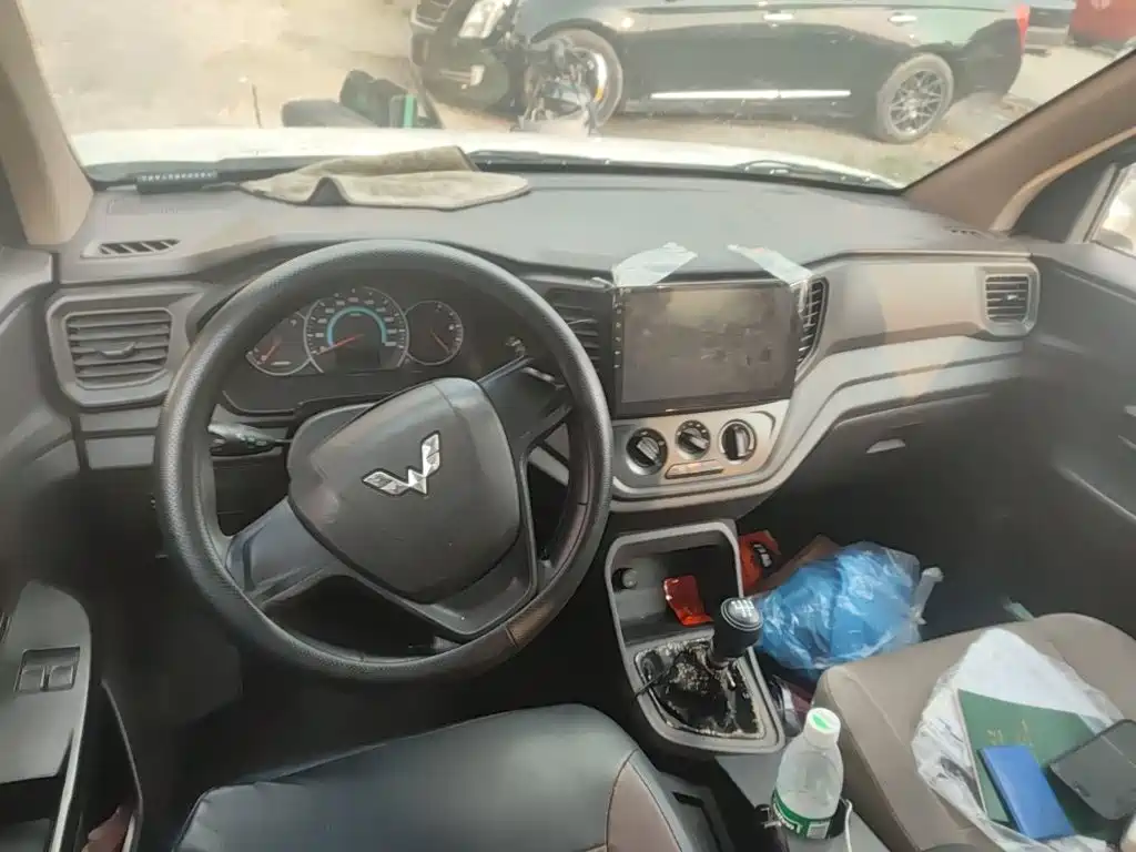 Wuling Hongguang V — миниатюра 5