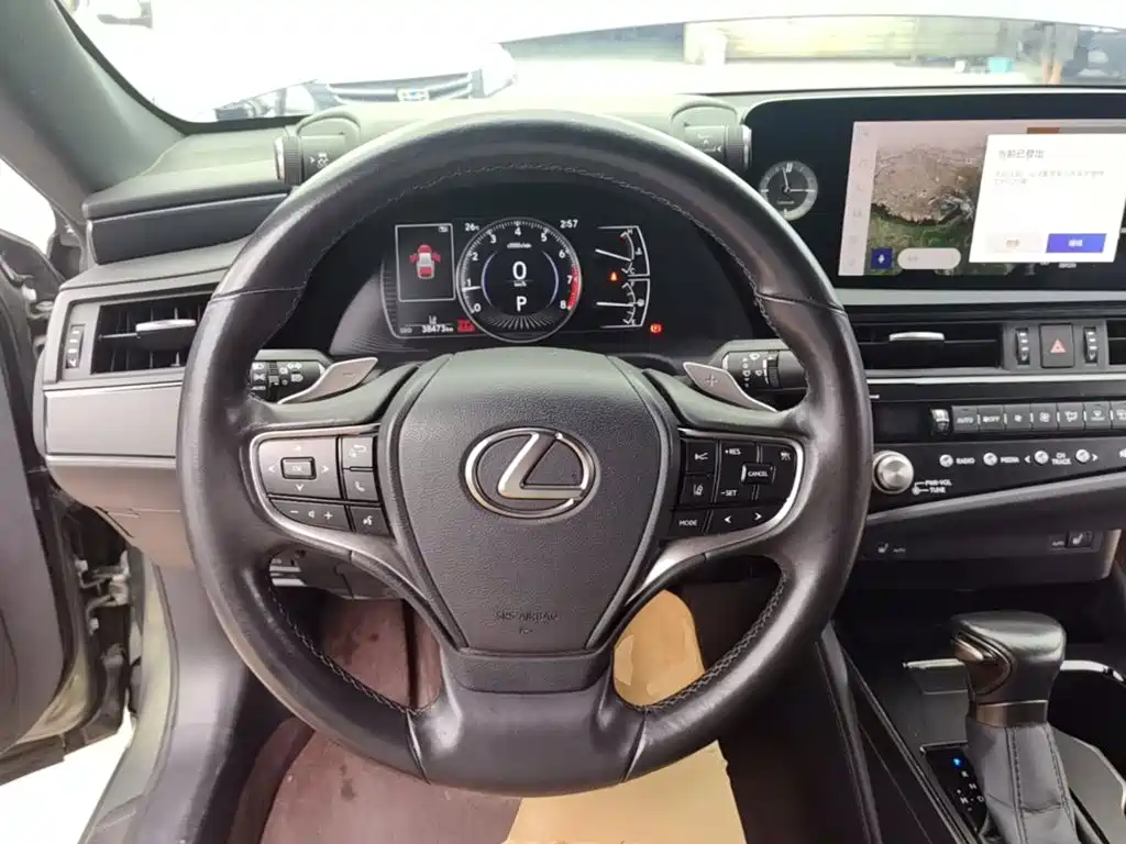 Lexus ES — миниатюра 11
