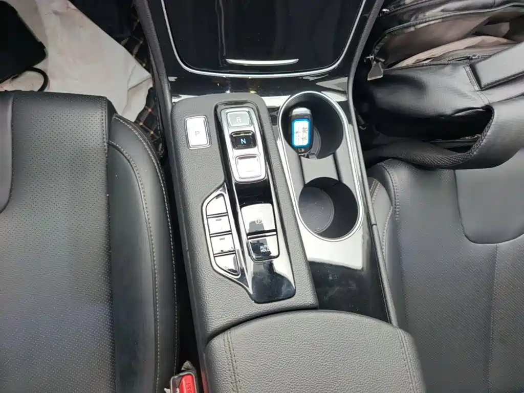 Hyundai Santa Fe — миниатюра 14
