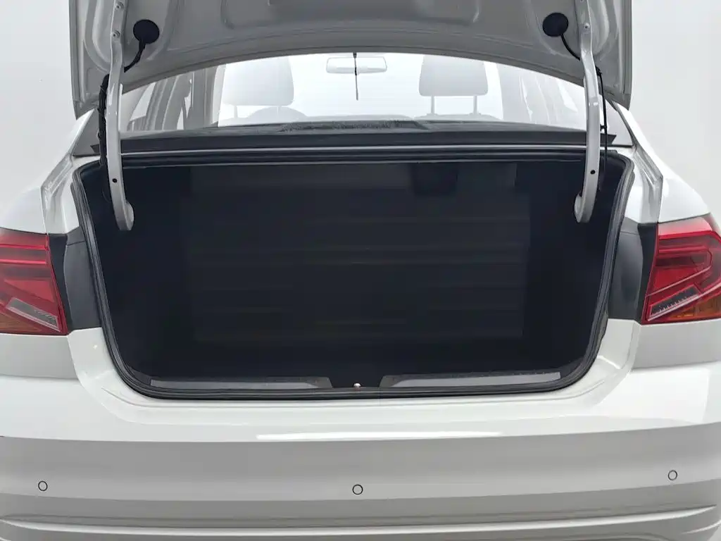 Volkswagen Jetta — миниатюра 16