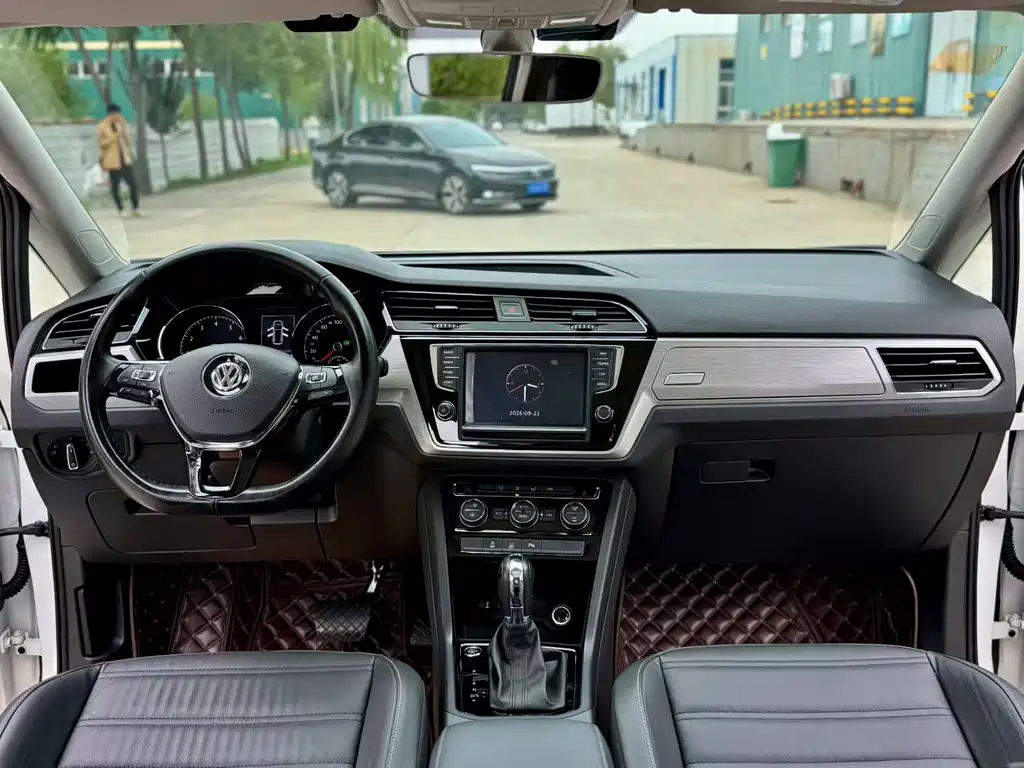 Volkswagen Touran — миниатюра 5