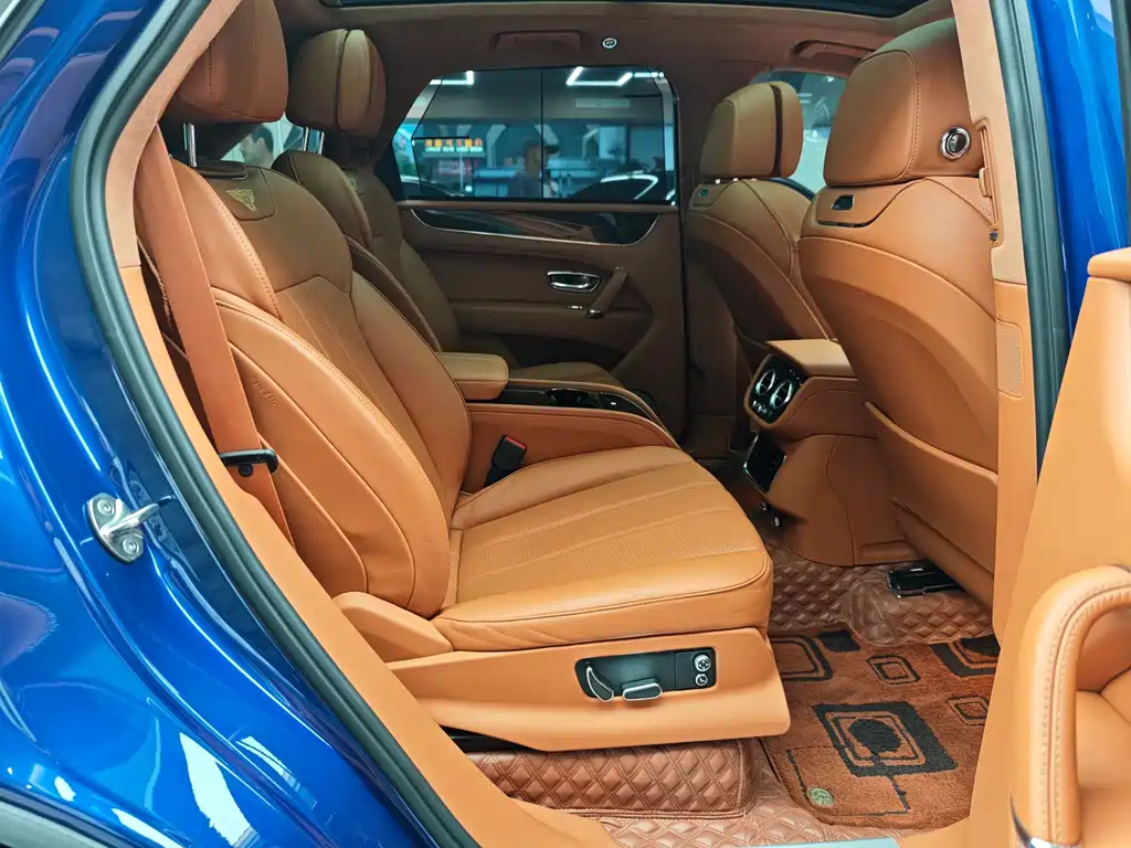Bentley Bentayga — миниатюра 9