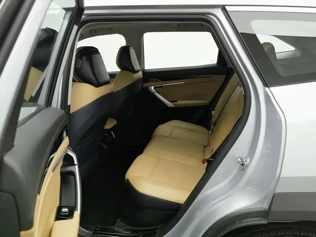 Geely Boyue L — миниатюра 15