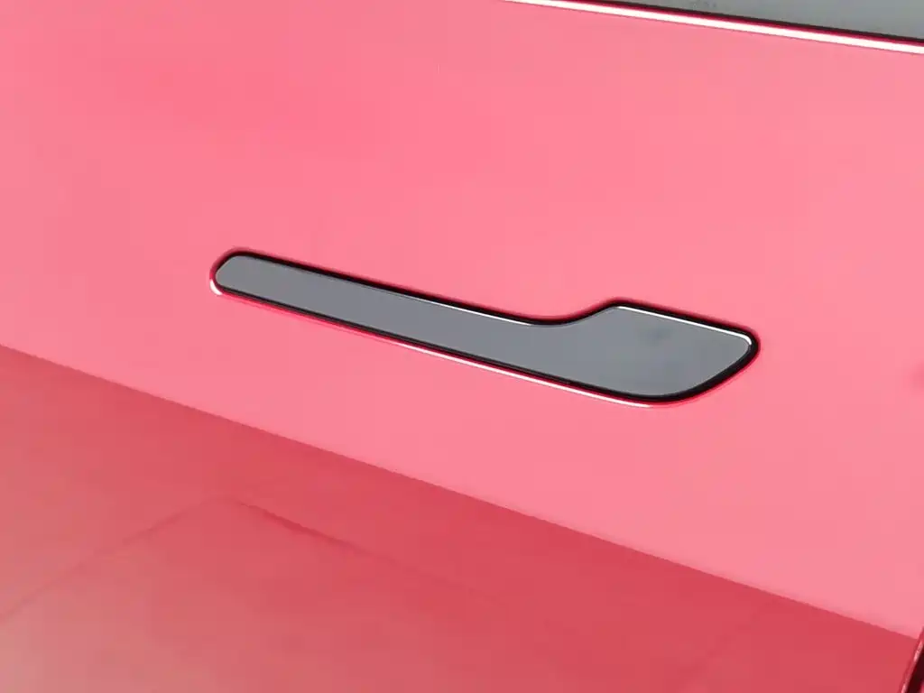 Tesla Model 3 — миниатюра 18