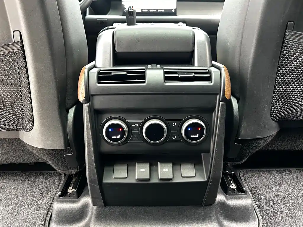 Land Rover Defender — миниатюра 42