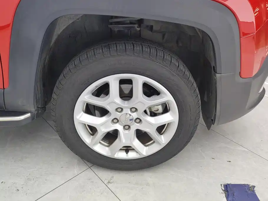 Jeep Renegade — миниатюра 6