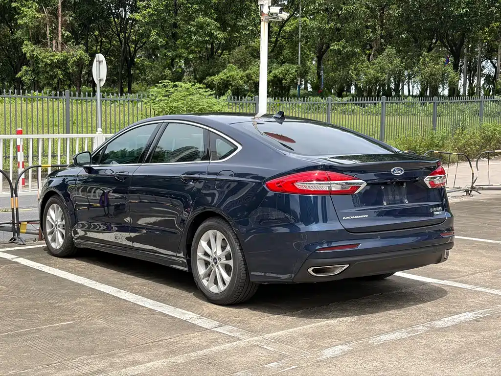 Ford Mondeo — миниатюра 6