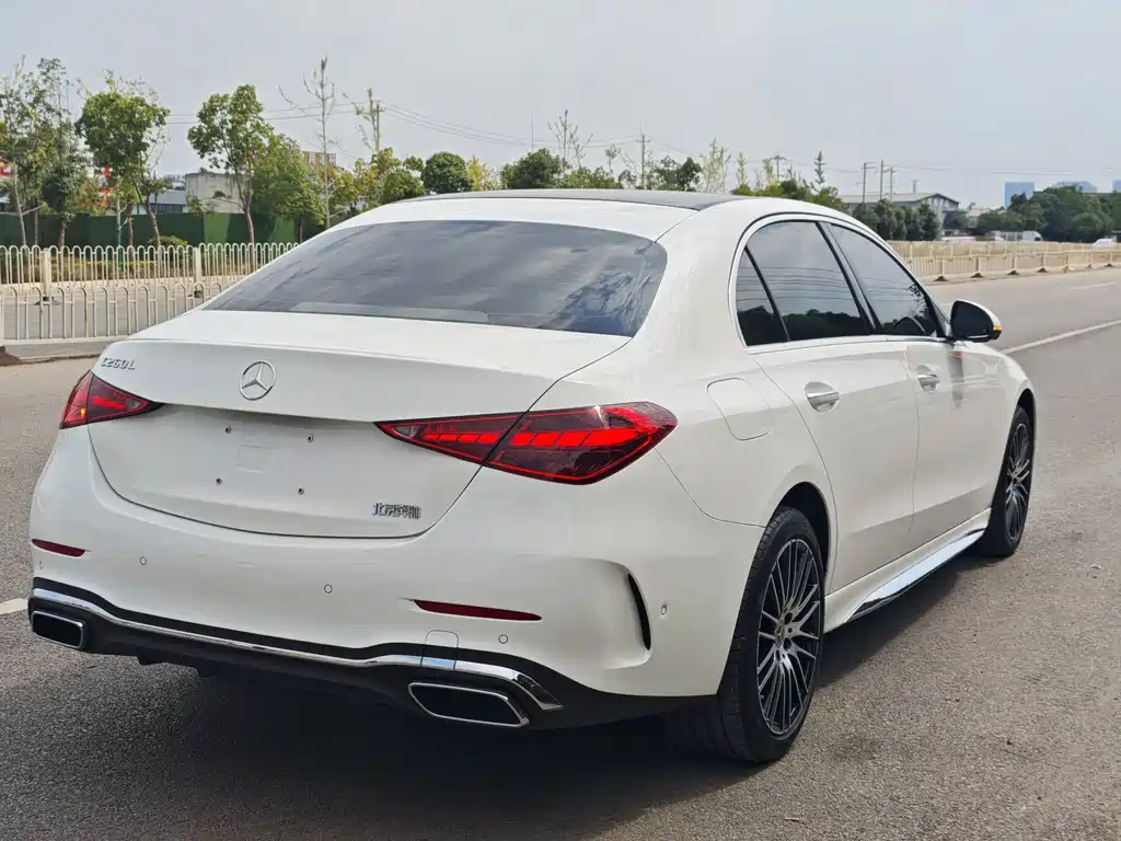Mercedes-Benz C-Class — миниатюра 8
