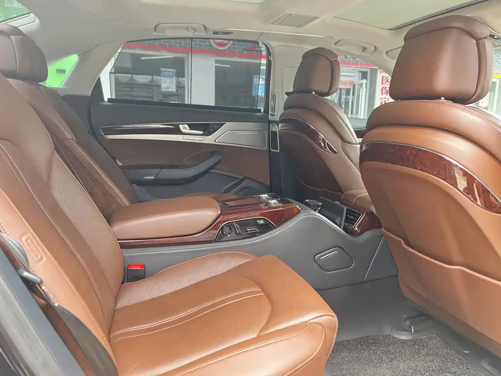 Audi A8 — миниатюра 9