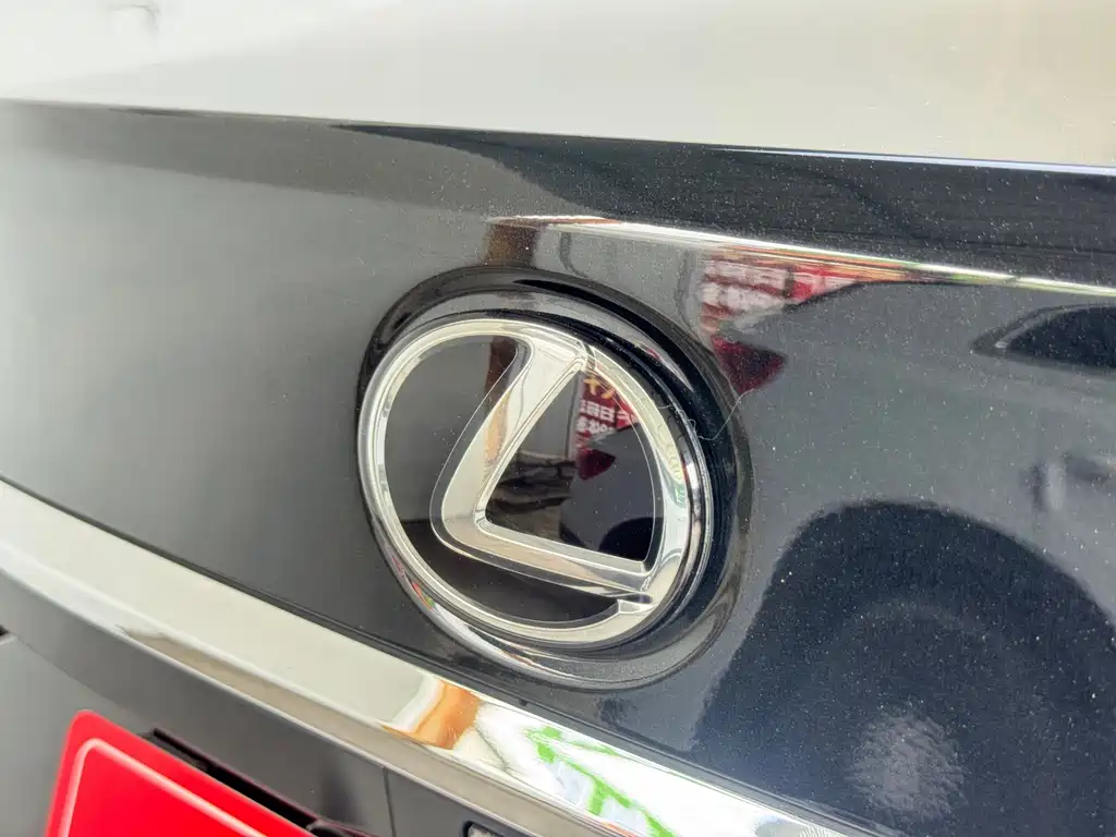 Lexus ES — миниатюра 38