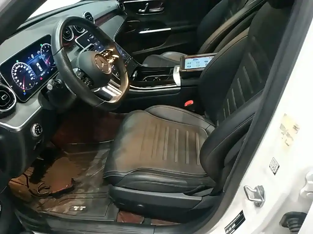 Mercedes-Benz C-Class — миниатюра 15