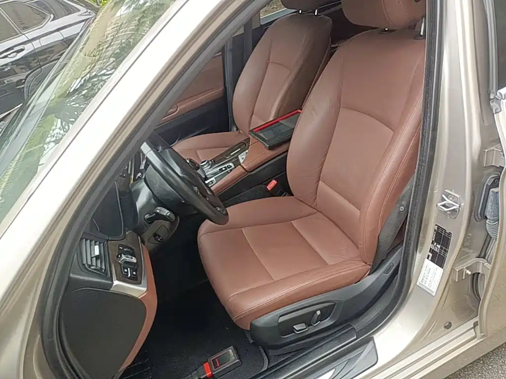 BMW 5 Series — миниатюра 15