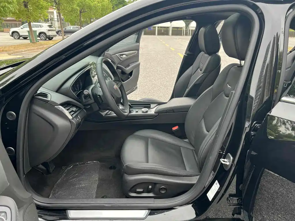 Cadillac CT5 — миниатюра 4