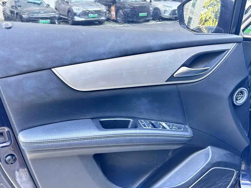 BYD MAX — миниатюра 13