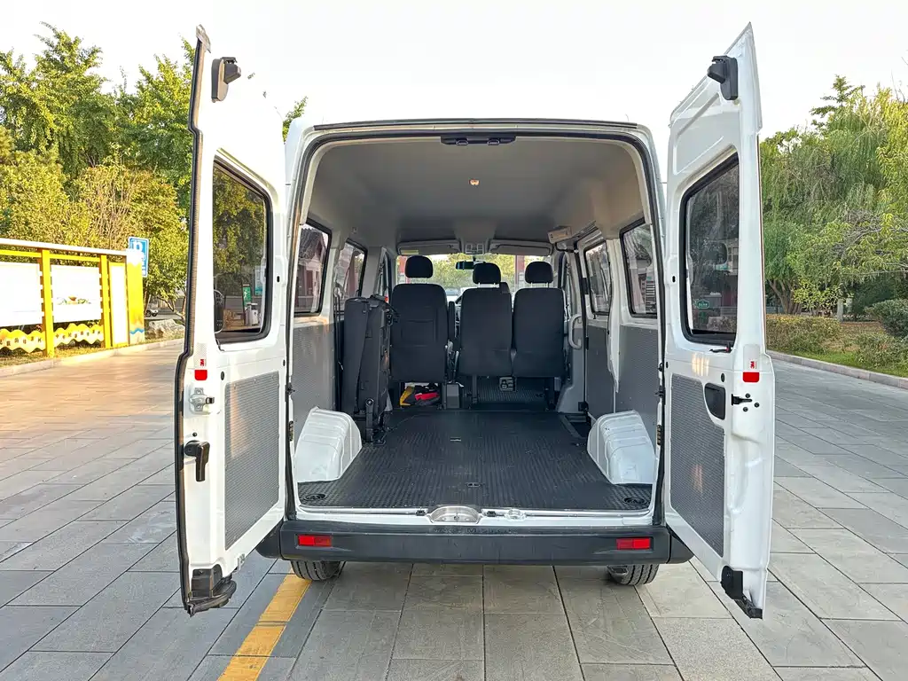 MAXUS V80 — миниатюра 9