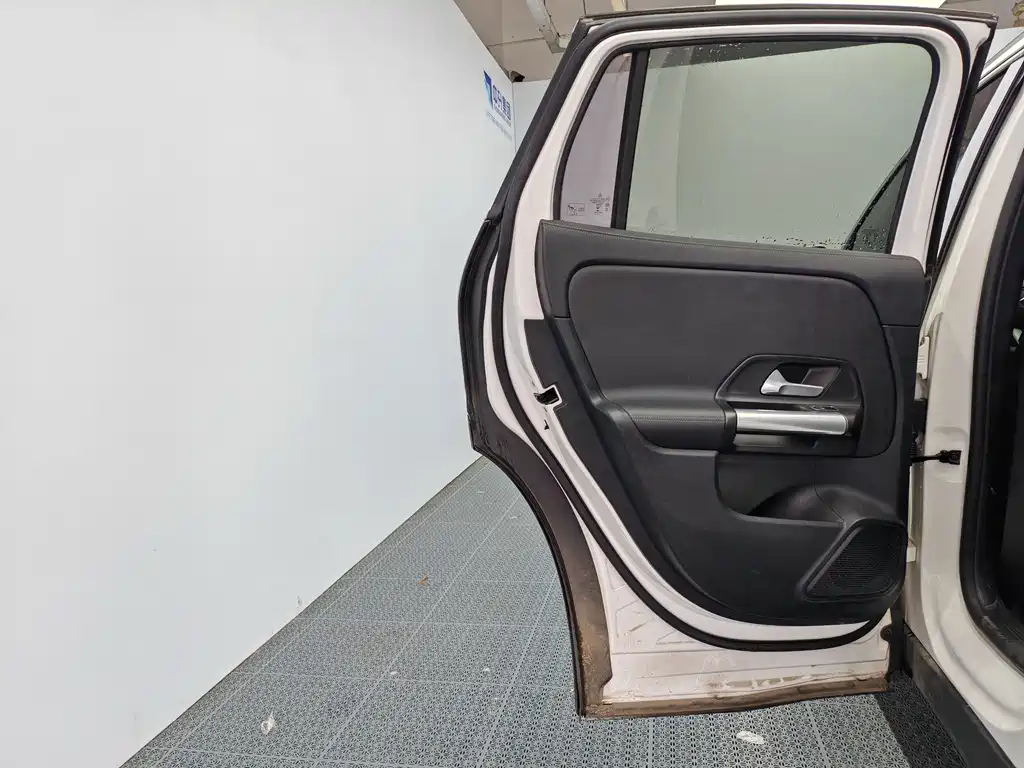 Mercedes-Benz GLA — миниатюра 14