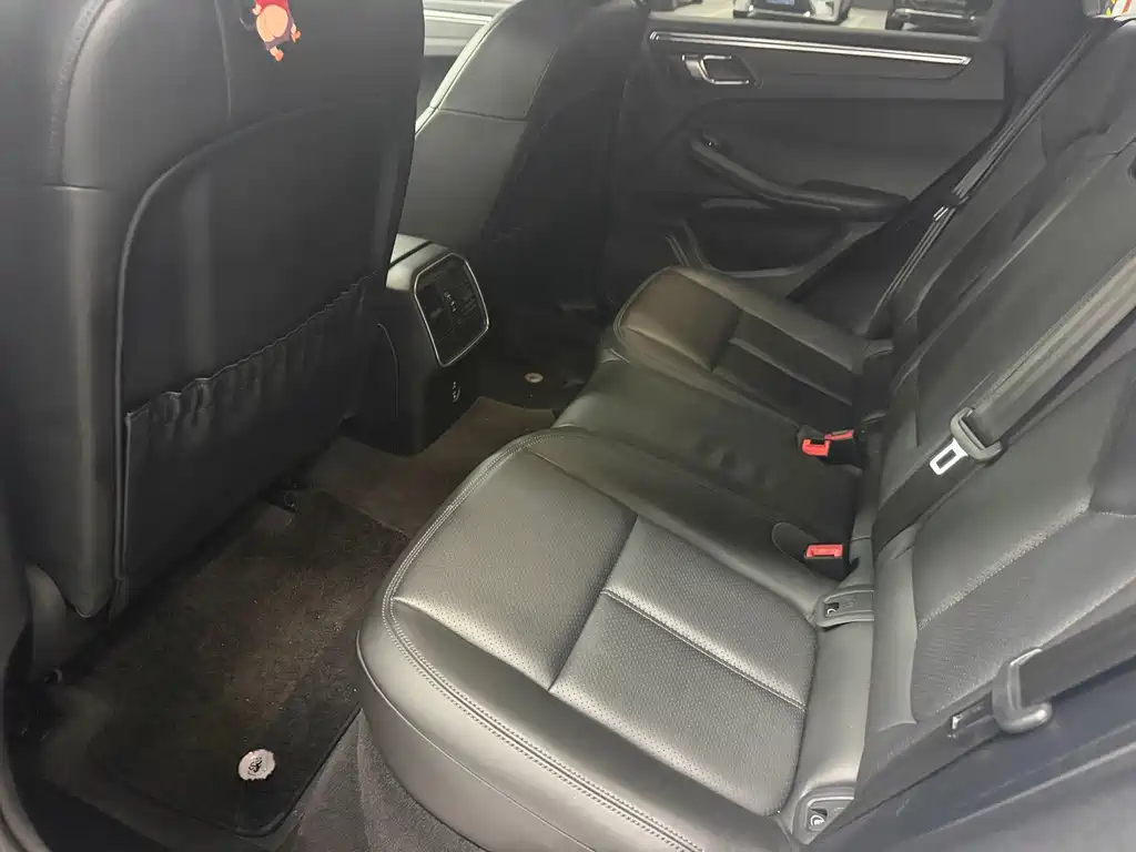 Porsche Macan — миниатюра 9