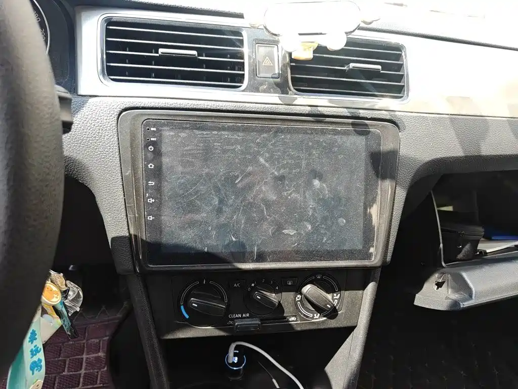 Skoda Rapid Spaceback — миниатюра 9