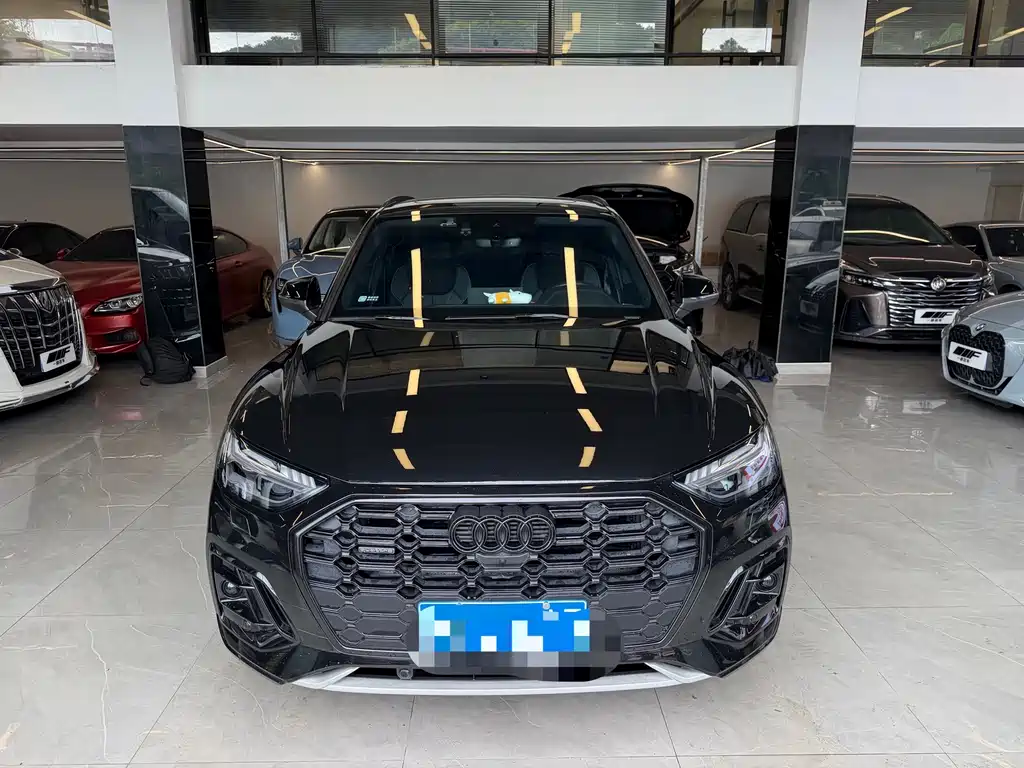 Audi Q5L — миниатюра 2