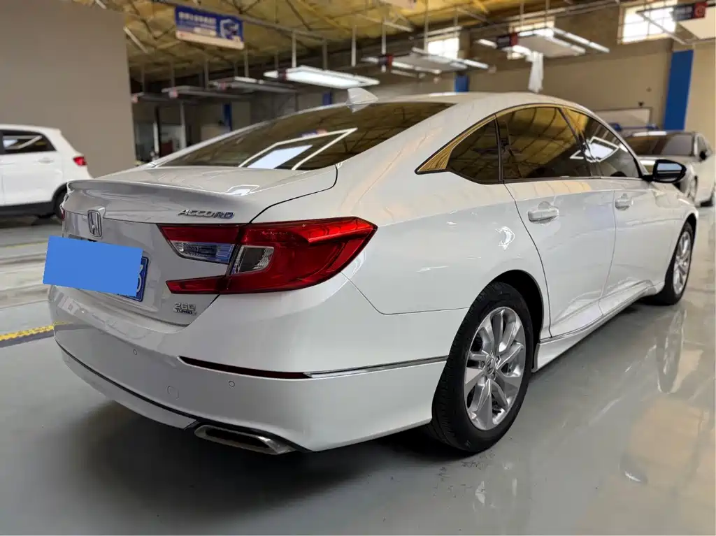 Honda Accord — миниатюра 7