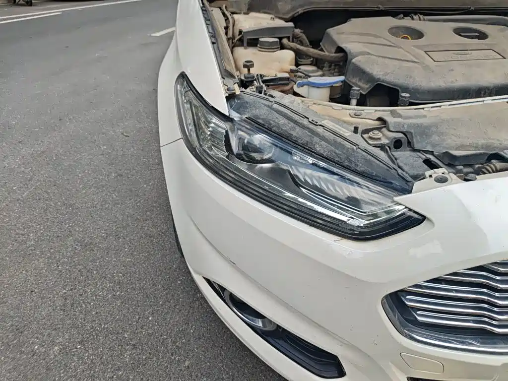 Ford Mondeo — миниатюра 7
